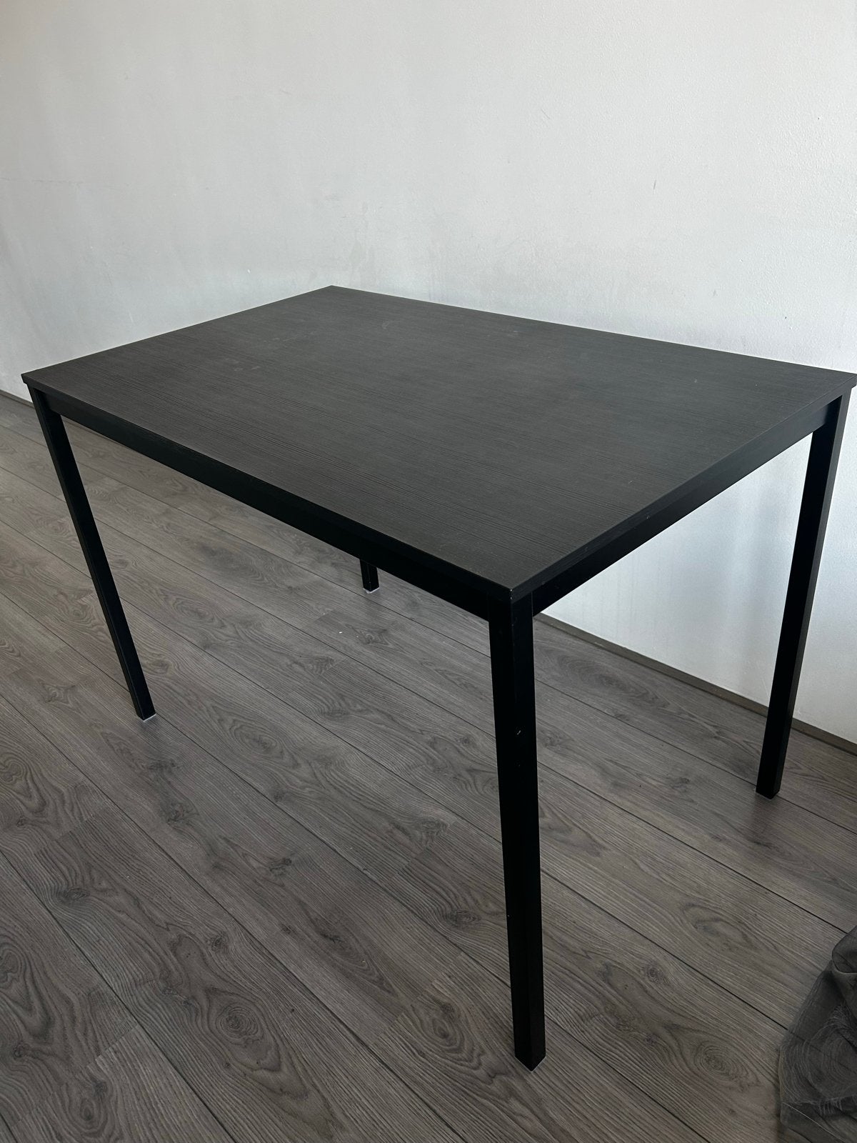 IKEA TÄRENDÖ eettafel / bureau - Zwart, Gebruikt, 100 tot 150 cm, Tot twee personen, Metaal