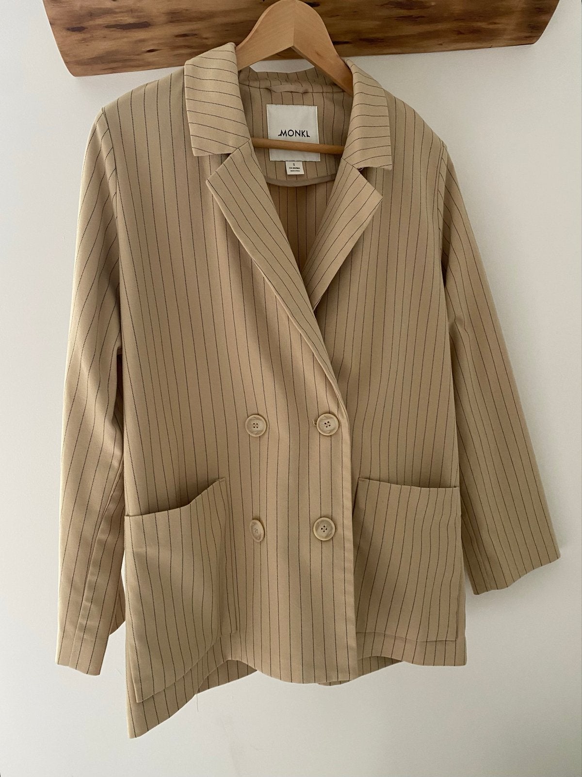 Monki gestreepte blazer en rok set - maat S, Kleding | Dames, Kostuum of Pak, Beige, Ophalen of Verzenden, Zo goed als nieuw