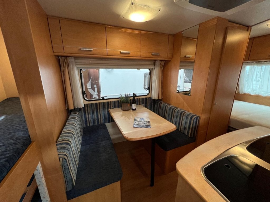 Caravelair Antares Luxe 426 Lichtgewicht, stapelbed, airco,, Schokbreker, Bedrijf, Treinzit, 750 - 1000 kg