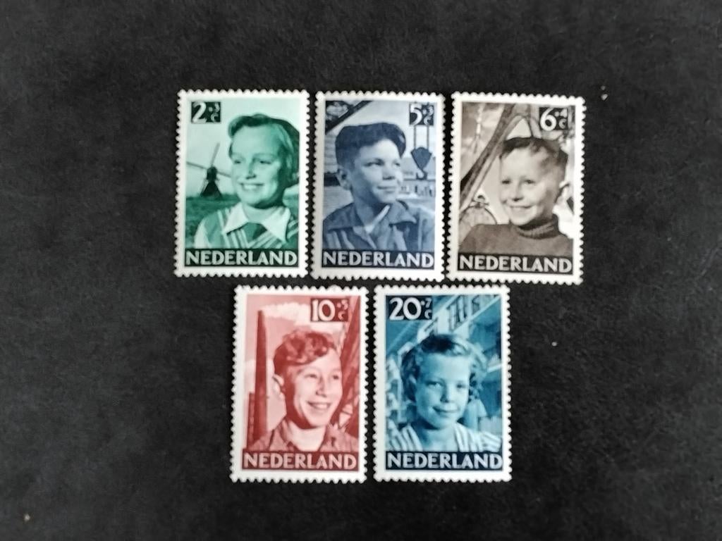Nederland serie Kinderpostzegels 1951 postfris, Verzenden, Na 1940, Postfris