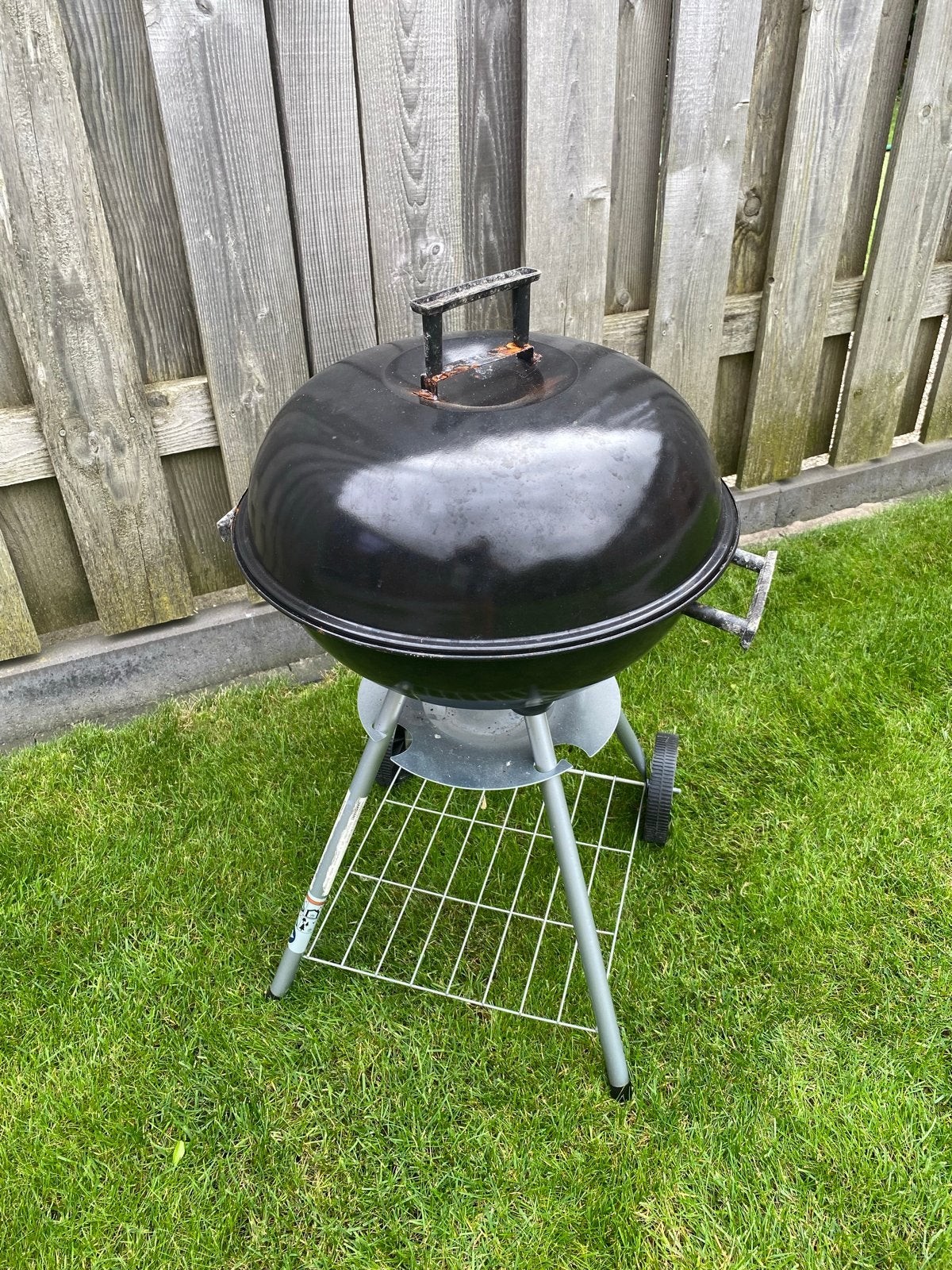 BBQ met afdekhoes en accessoires, Tuin en Terras, Barbecue-accessoires, Ophalen, Gebruikt