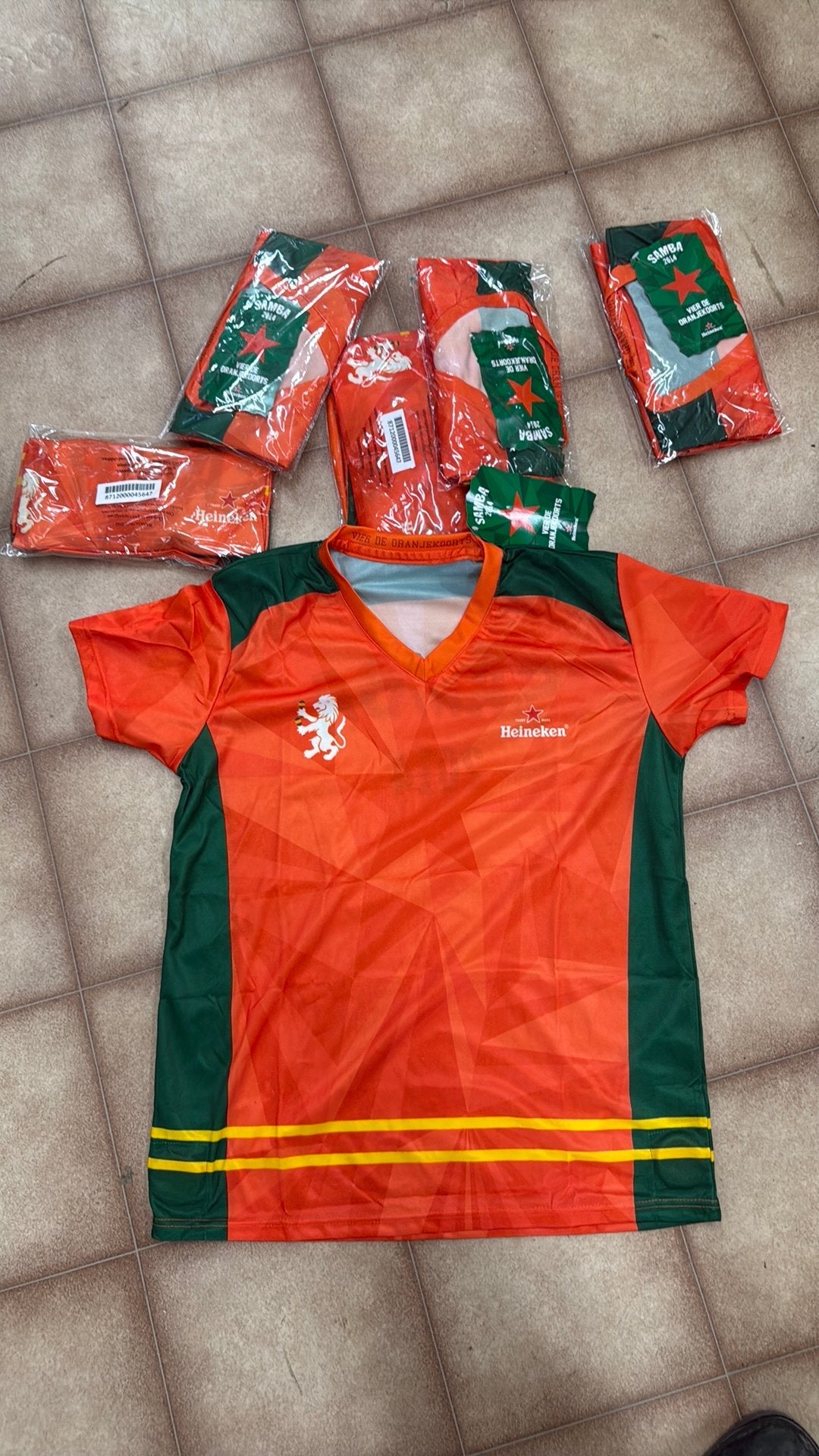 5 stuks Heineken Sambashirt Oranje WK 2014 - Nieuw, Ophalen of Verzenden, Nieuw, Overige maten, Oranje