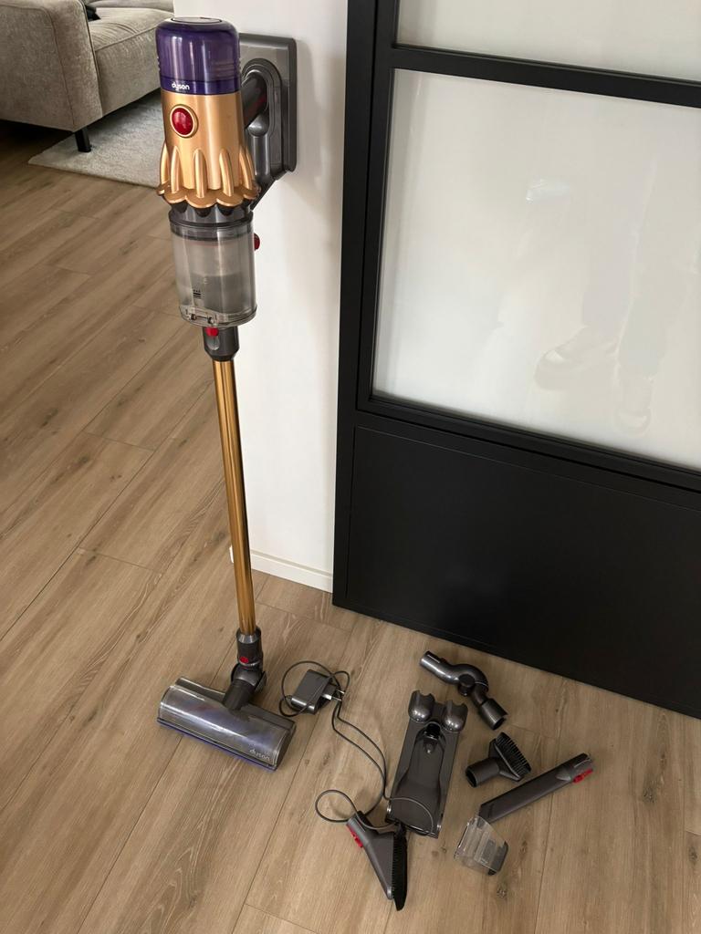 Dyson V12 compleet - kapotte accu, Ophalen of Verzenden, Gebruikt, Overige typen