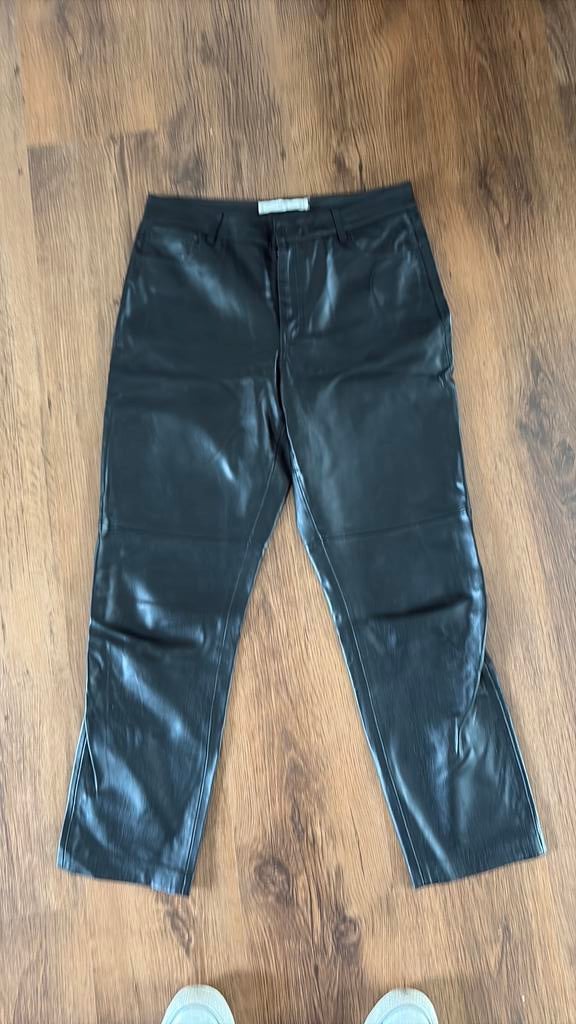 Broek maat 38 - leerlook, Kleding | Dames, Leggings, Maillots en Panty's, Ophalen of Verzenden, Zo goed als nieuw, Maat 36/38 (S)