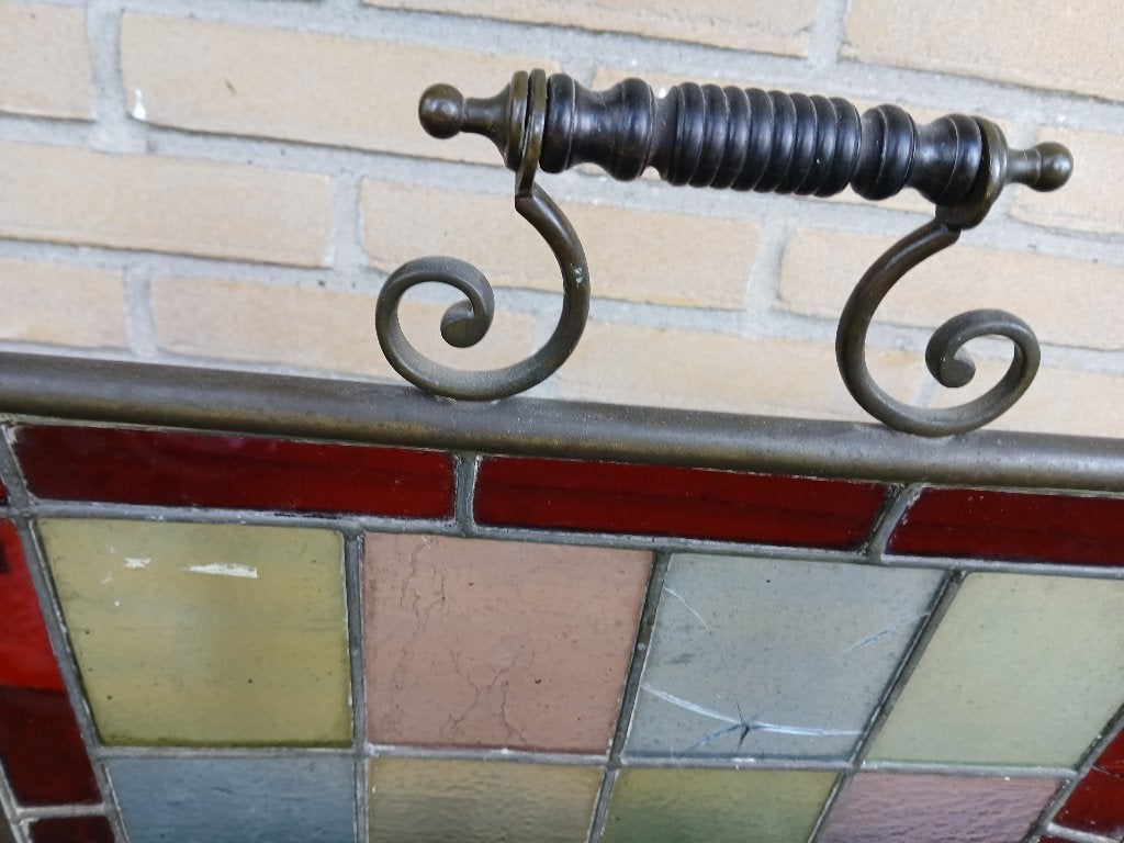antiek glas in lood haardscherm wat  ruitjes gebroken, Ophalen