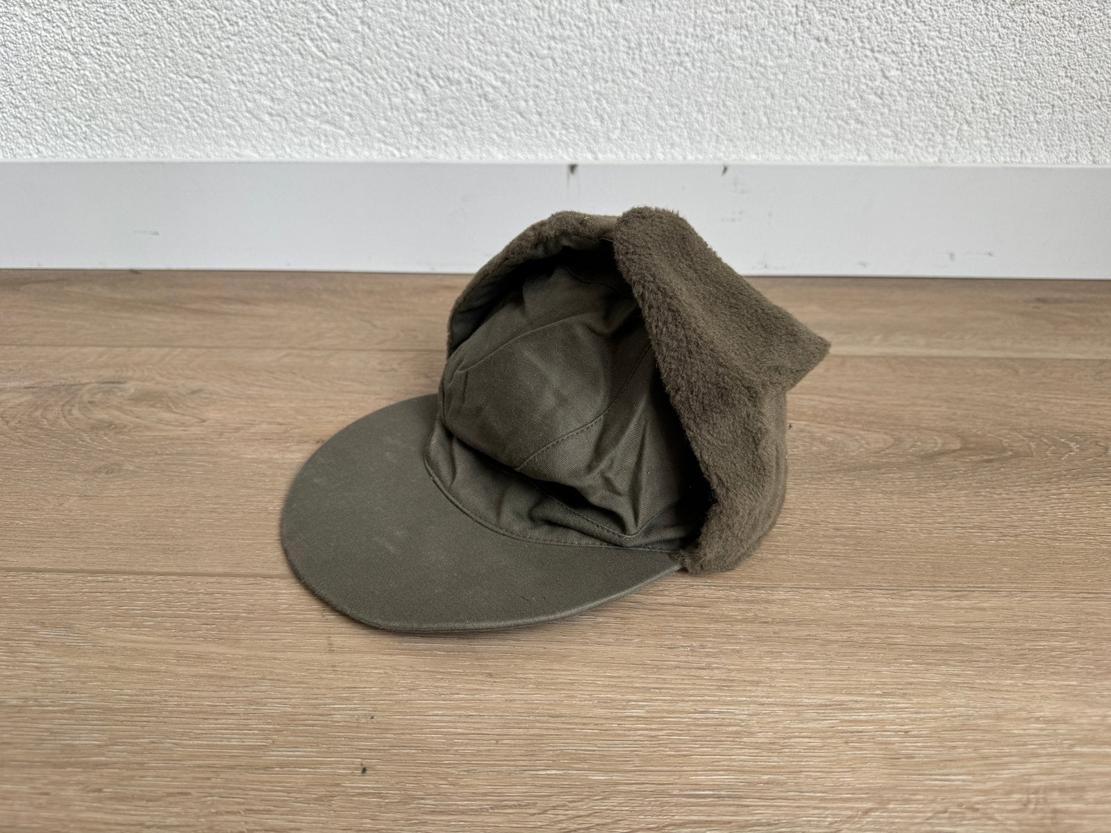 Militaire winter pet - Warme muts voor koude dagen, Ophalen of Verzenden, Overige soorten, Overige gebieden, Kleding of Schoenen