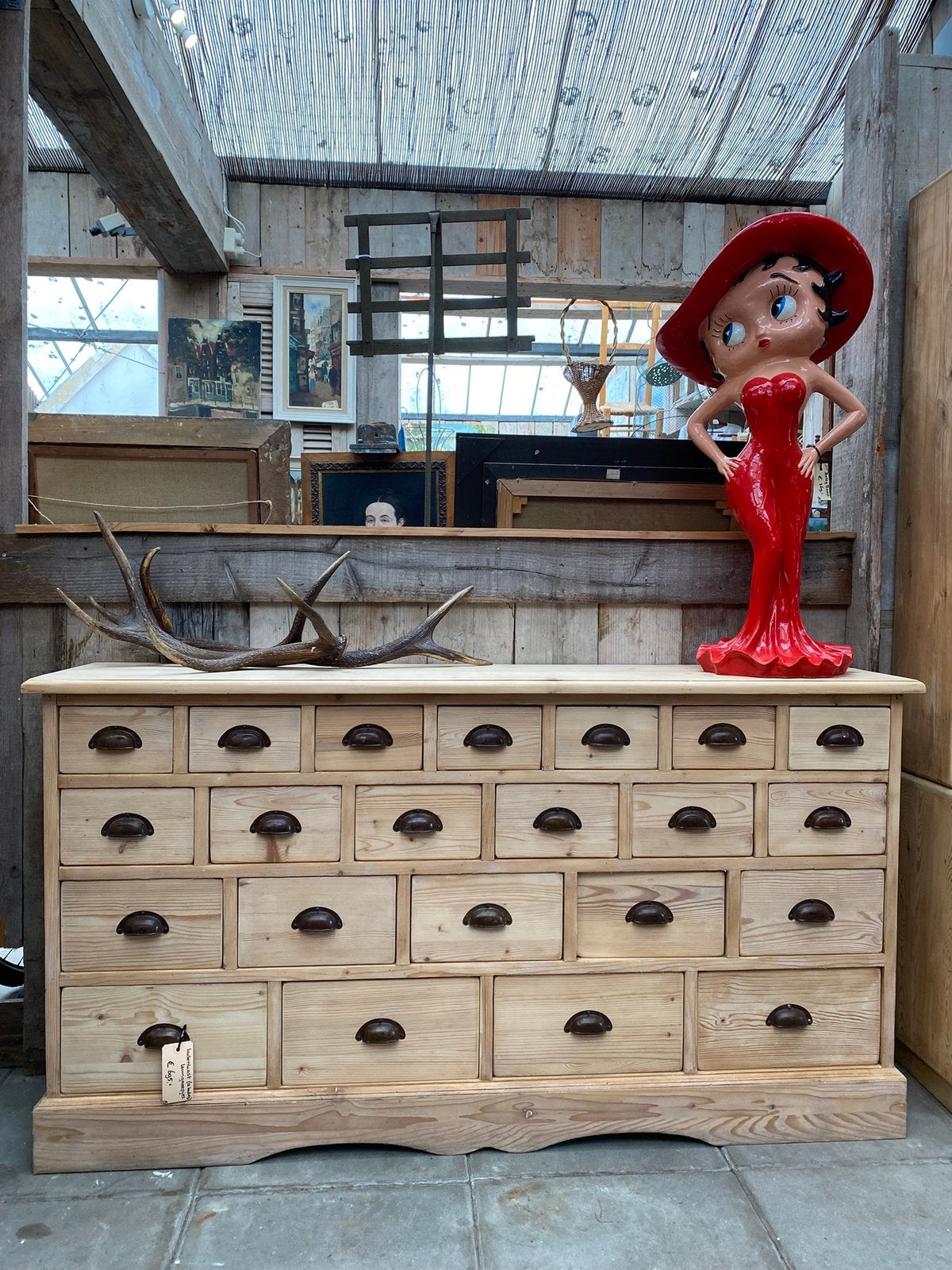 Landelijke oud grenen ladekast dressoir kast