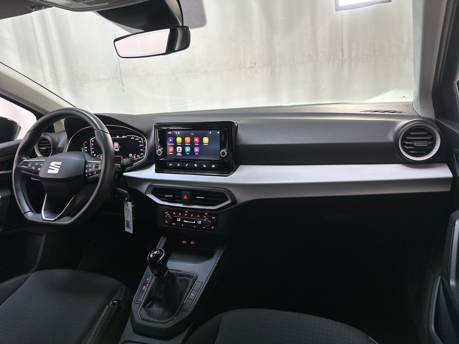 Seat Ibiza 1.0 EcoTSI Style Business Connect Virtual Cockpit, Voorwielaandrijving, Dealer onderhouden, Stof, 95 pk