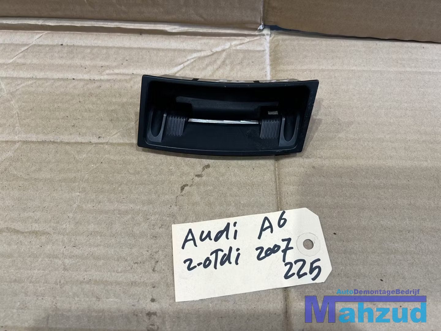 AUDI A6 C6 Asbak 2004-2011, Auto-onderdelen, Interieur en Bekleding, Info@fabrikant.eu, Fabrikantstraat 1
1000 AA  Amsterdam, NL