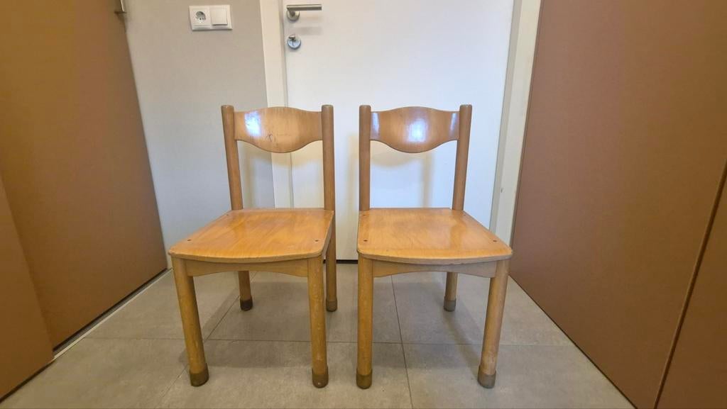 2x school stoel voor kinderbureau (totaalprijs voor 2 stuks), Huis en Inrichting, Stoelen, Ophalen, Hout, Twee