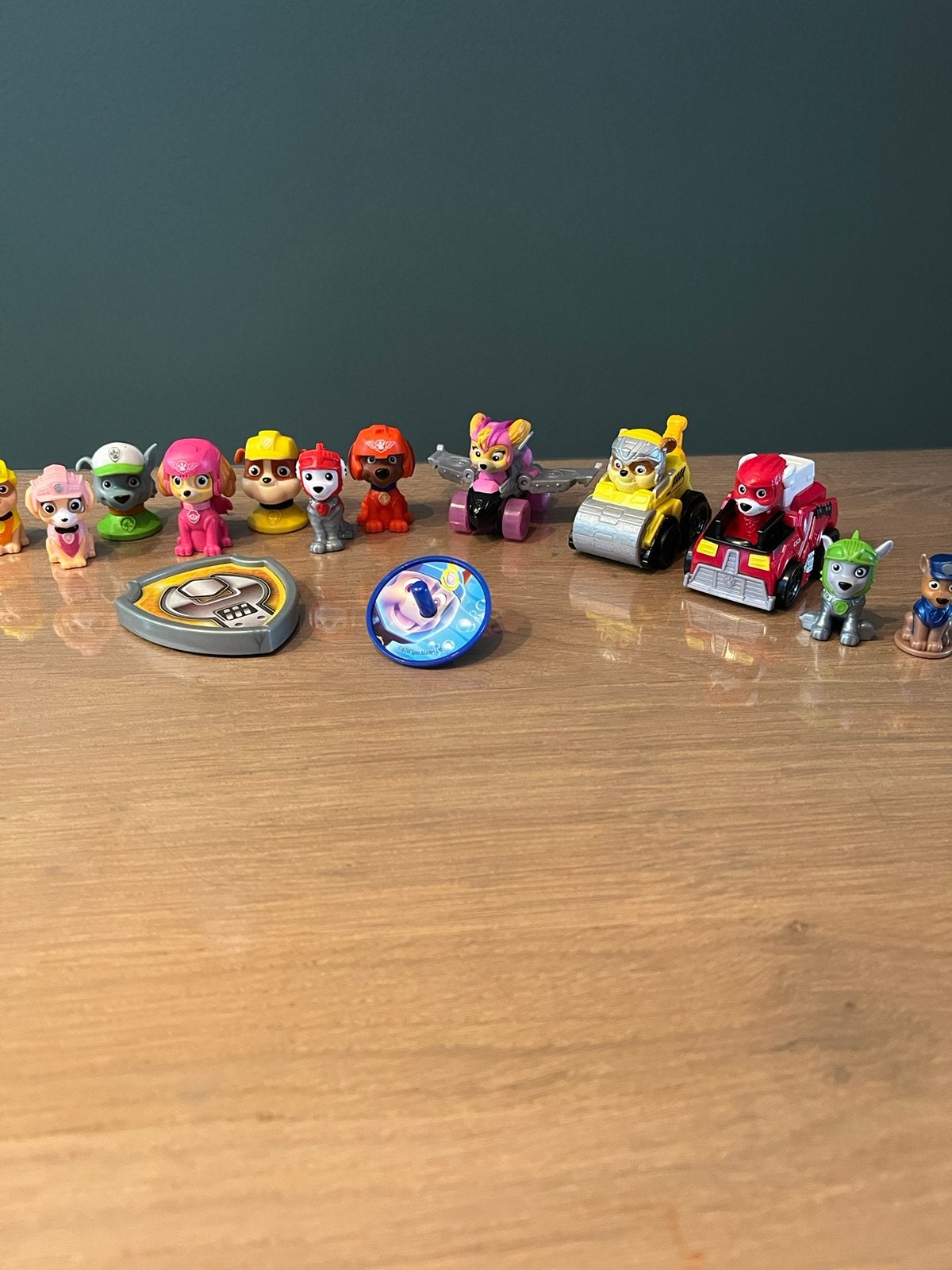Leuke set Paw patrol poppetjes en autootjes, Kinderen en Baby's, Speelgoed | Actiefiguren, Ophalen of Verzenden