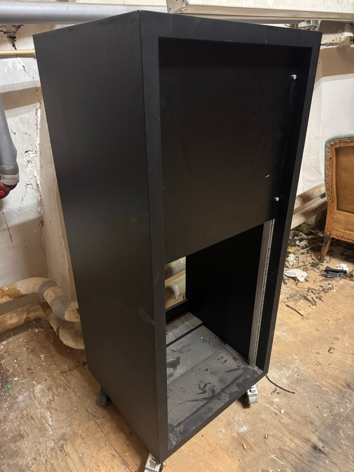 19" rack 26U op wielen met verstelbare rails, Computers en Software, Serverkasten, Ophalen, Gebruikt