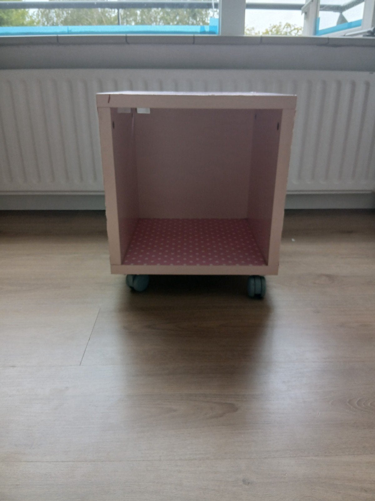 Roze opbergkubus/ nachtkastje - MOET WEG!, Ophalen, Gebruikt