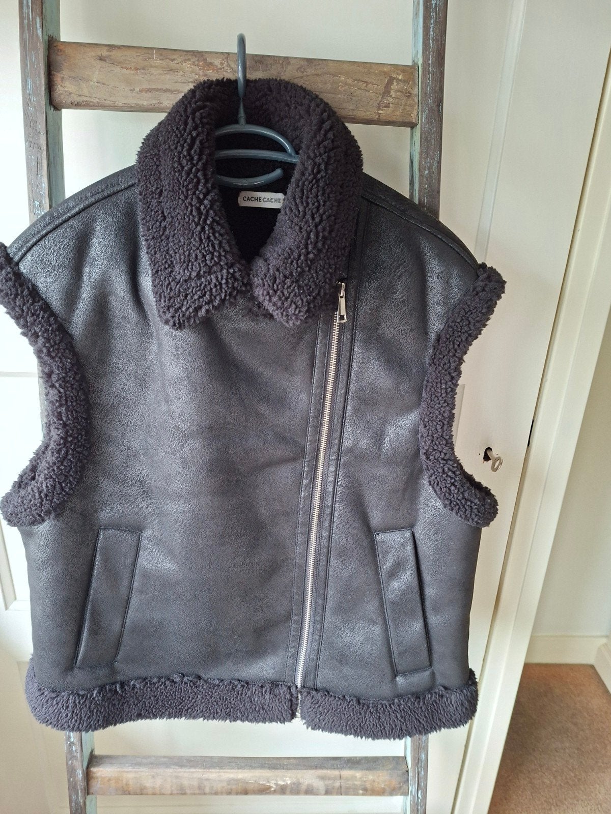 Leuke zwarte bodywarmer maat 36, Zwart, Ophalen of Verzenden, Zo goed als nieuw, Maat 36 (S)