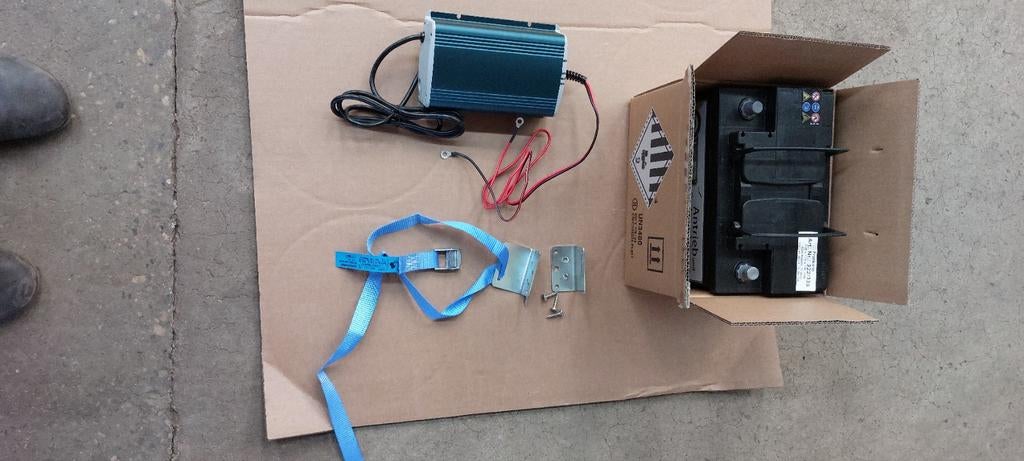 Acculader Xenteq lbc 500 met AGM accu, Ophalen, Gebruikt, Universele onderdelen