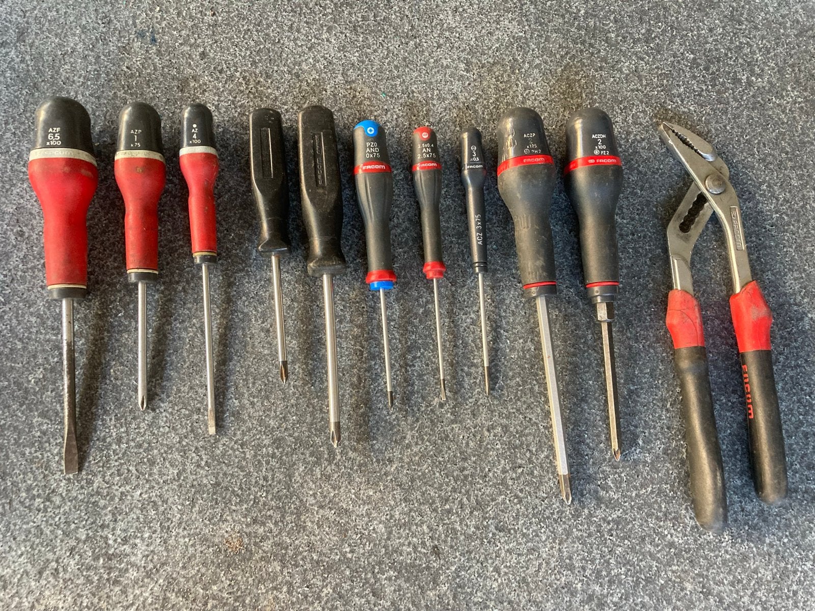 Facom schroevendraaiers en waterpomptang, Ophalen of Verzenden, Gebruikt, Gereedschapsset, Facom