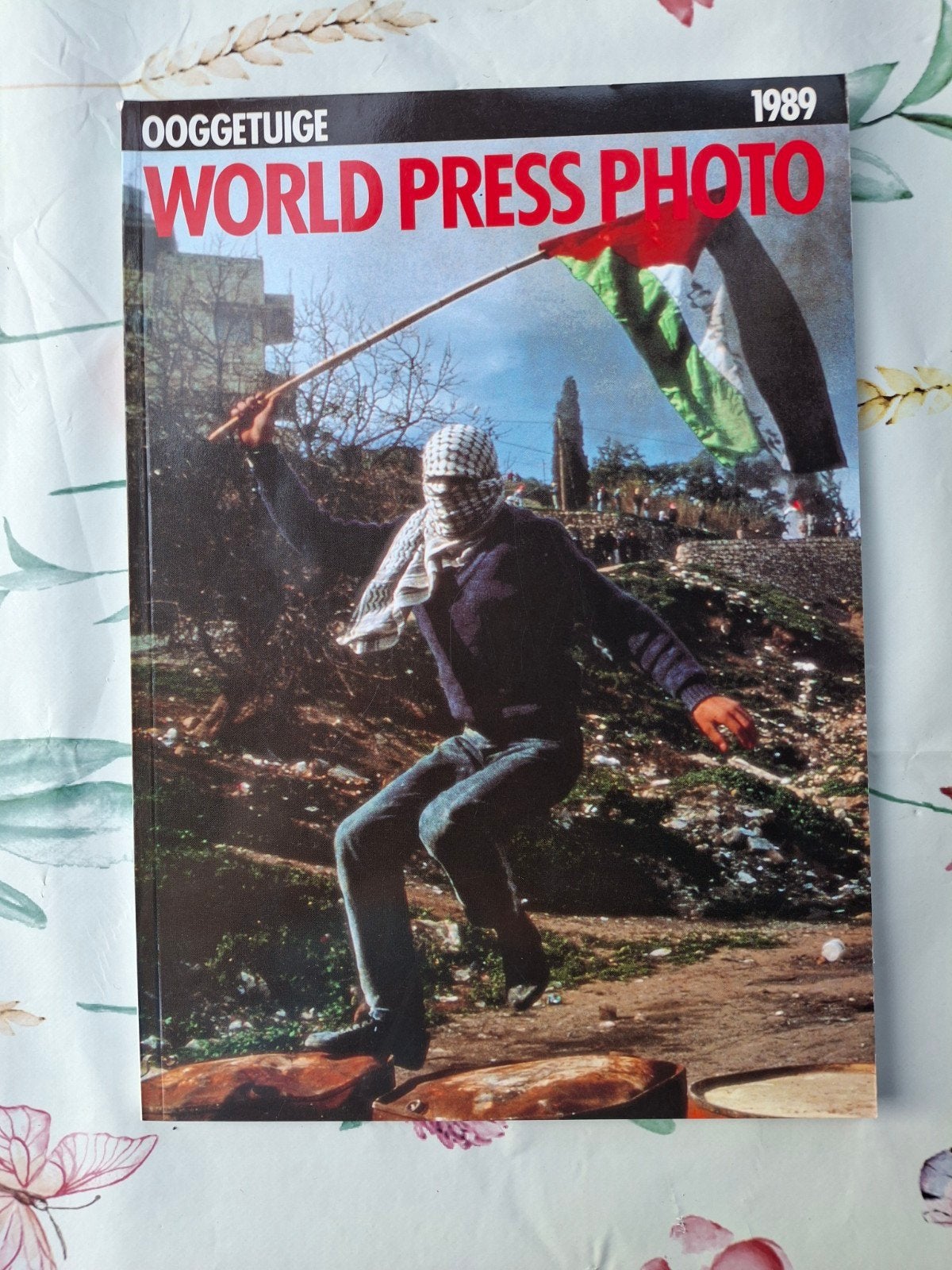 Ooggetuige World Press Photo 1989, Boeken, Ophalen of Verzenden, Gelezen, Overige typen