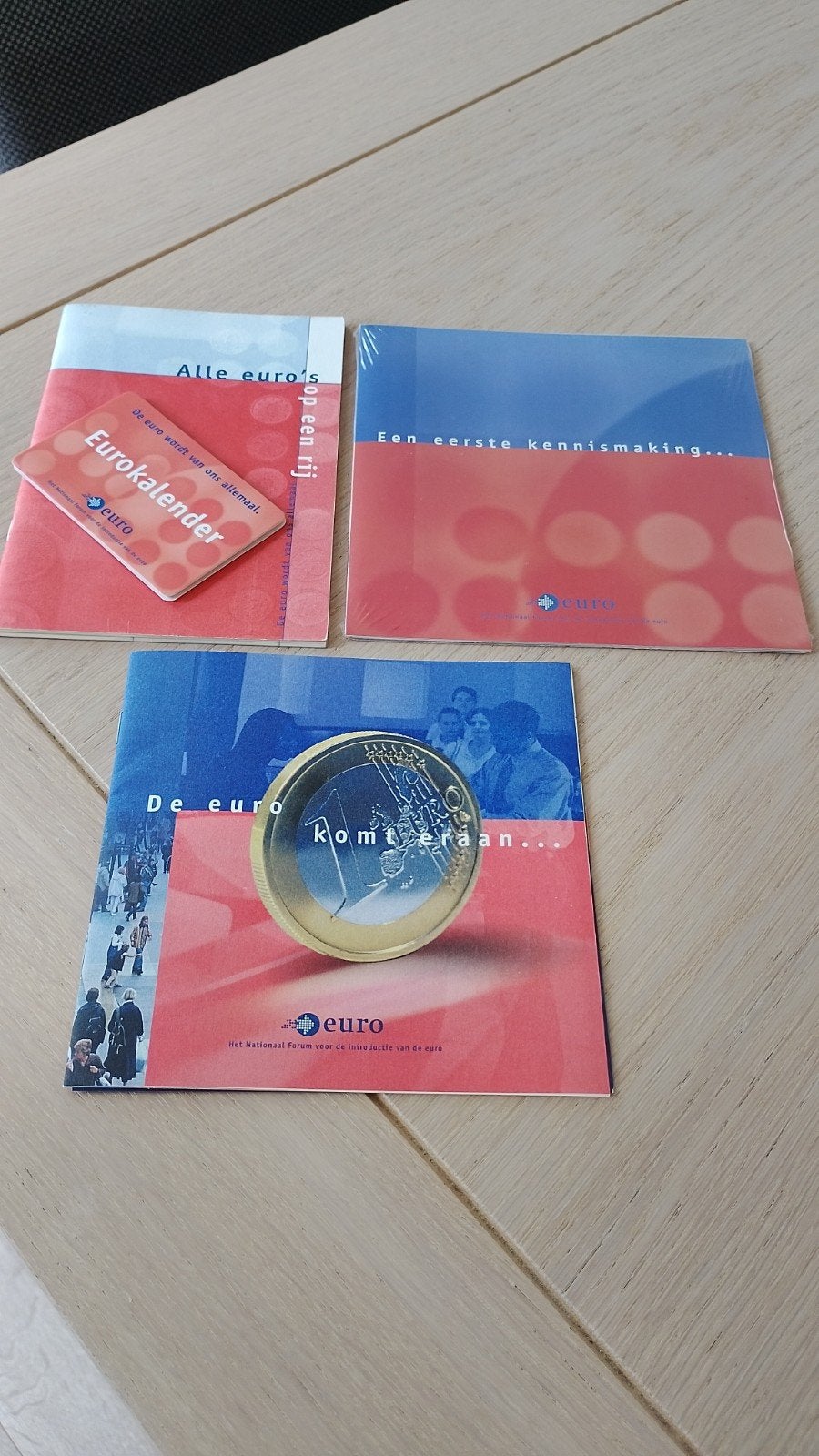 Een eerste kennismaking met de euro., Postzegels en Munten, Ophalen of Verzenden, Koningin Beatrix, Euro's, Setje