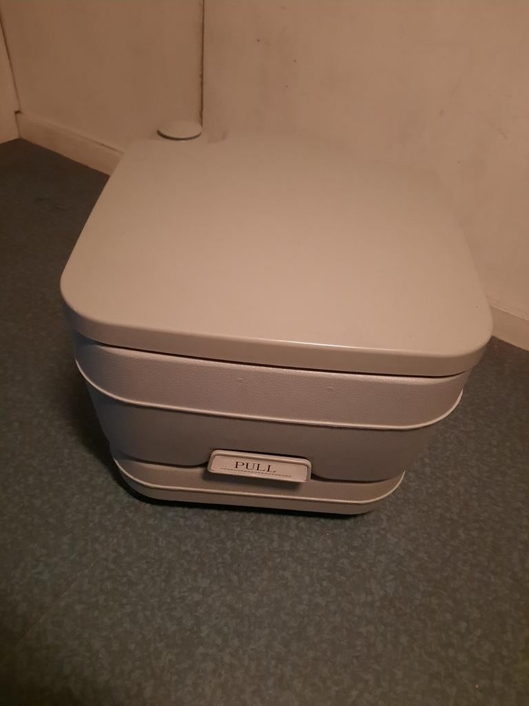 Draagbaar toilet voor caravan, tent of camper, Ophalen, Gebruikt