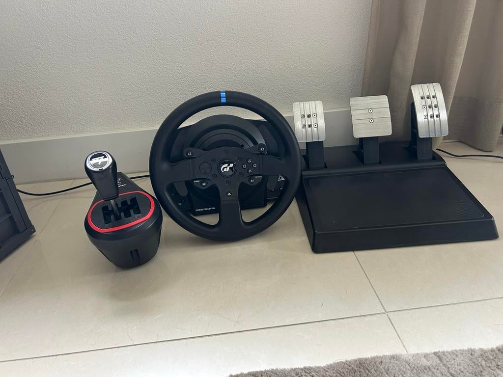 Thrustmaster T300 RS GT + TH8S Shifter, Spelcomputers en Games, Racestuur, Force feedback, Zo goed als nieuw, Thrustmaster