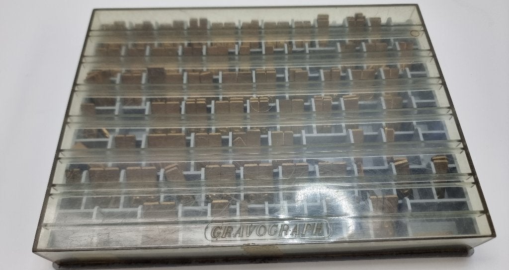 Gravograph gravotech  blokletter  sjabloon  513/12, Ophalen, Zo goed als nieuw