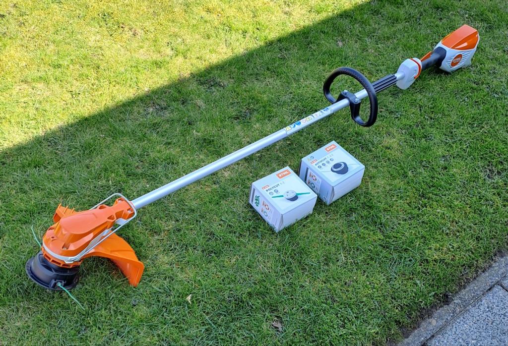 Grastrimmer / Kantenmaaier Stihl FSA 60R, Tuin en Terras, Grastrimmers, Ophalen, Zo goed als nieuw, Accu