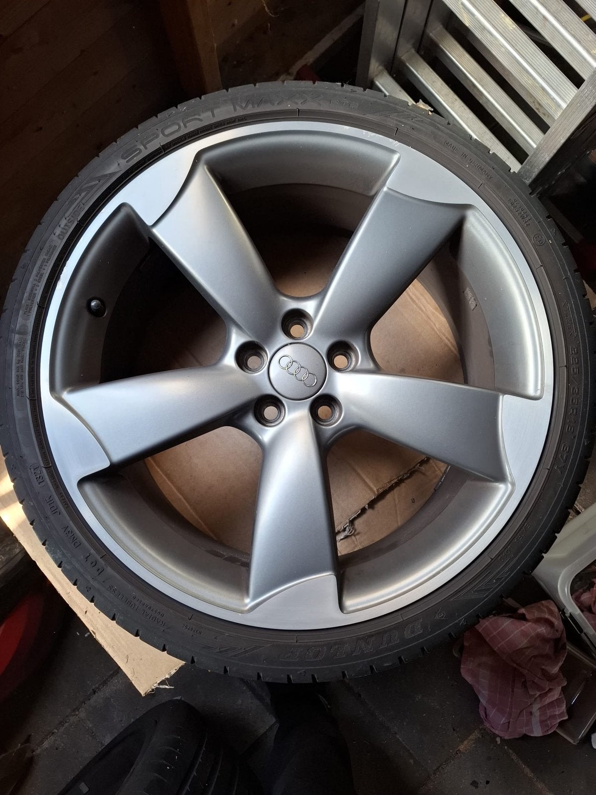 Audi Rotor 18”|4 stuks|compleet|naafdoppen+boutdopjes|chrome, Ophalen, 18 inch, Zomerbanden, 225 mm