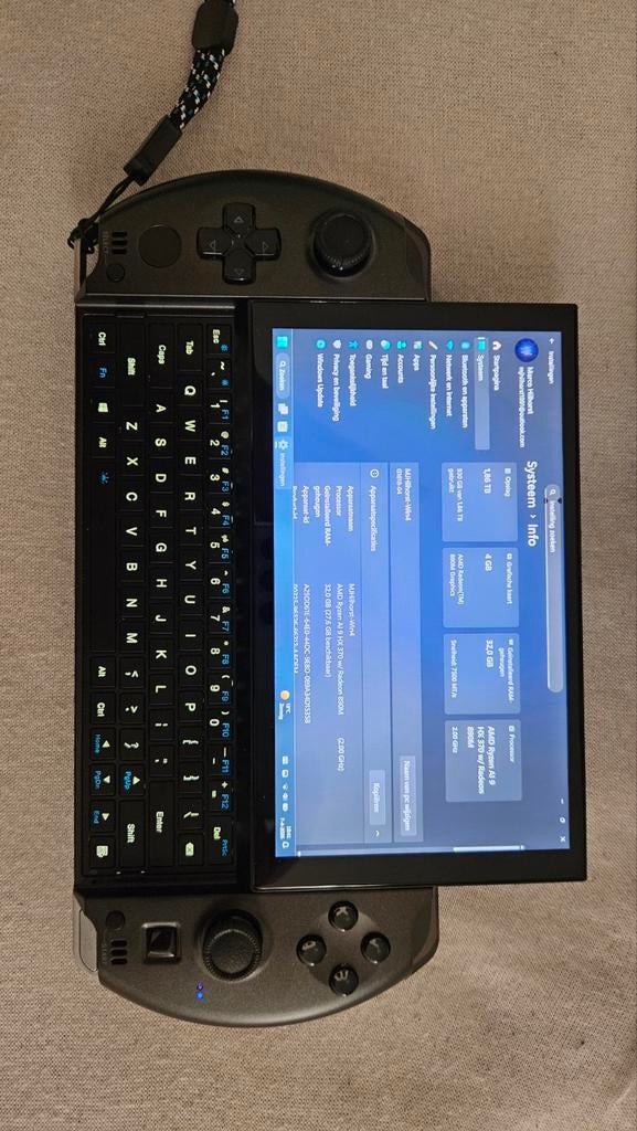 Te koop GPD win 4 2025 32GB RAM 2TB SSD game handheld, Spelcomputers en Games, Ophalen, GPD, Zo goed als nieuw