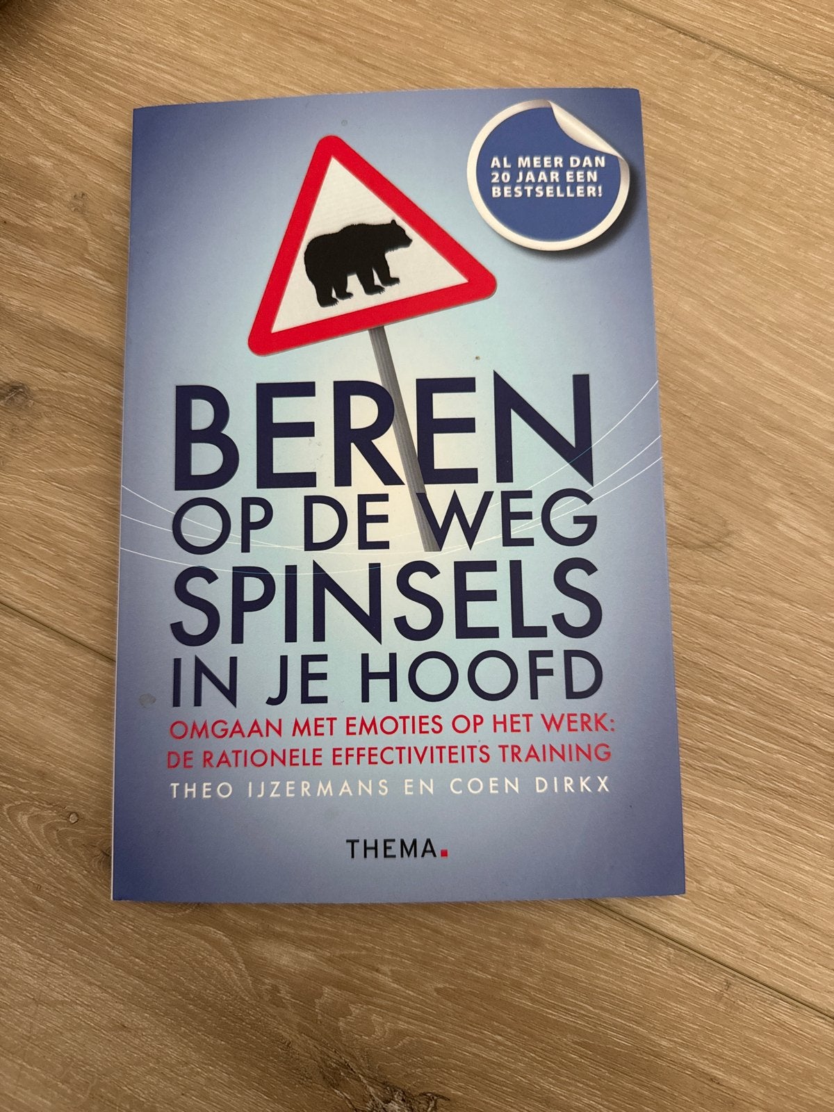Beren op de weg, spinsels in je hoofd - Theo IJzermans, Boeken, Ophalen of Verzenden, Zo goed als nieuw, Overige onderwerpen