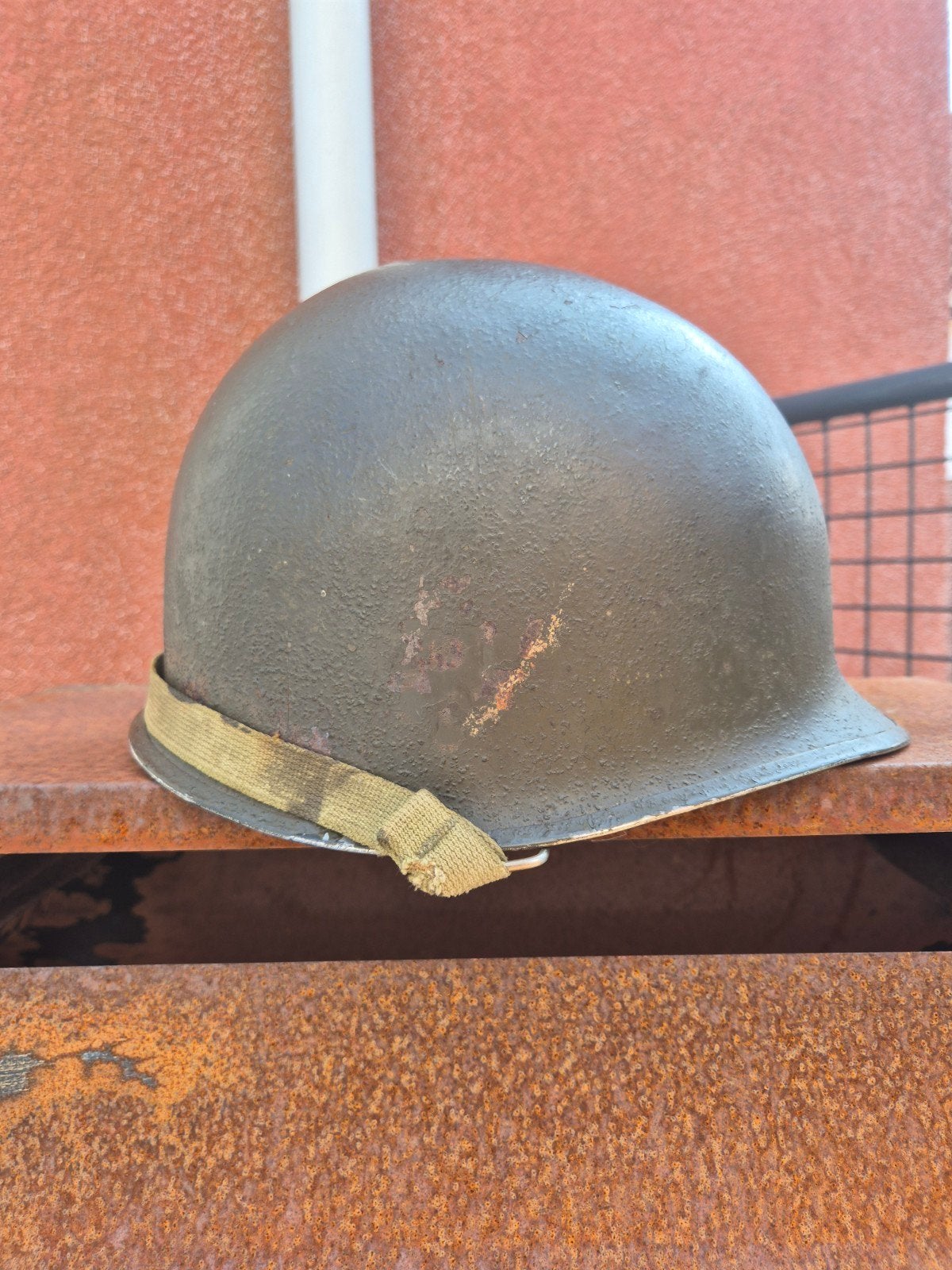 ww2 m1 helm front seam, Ophalen of Verzenden, Amerika, Helm of Baret