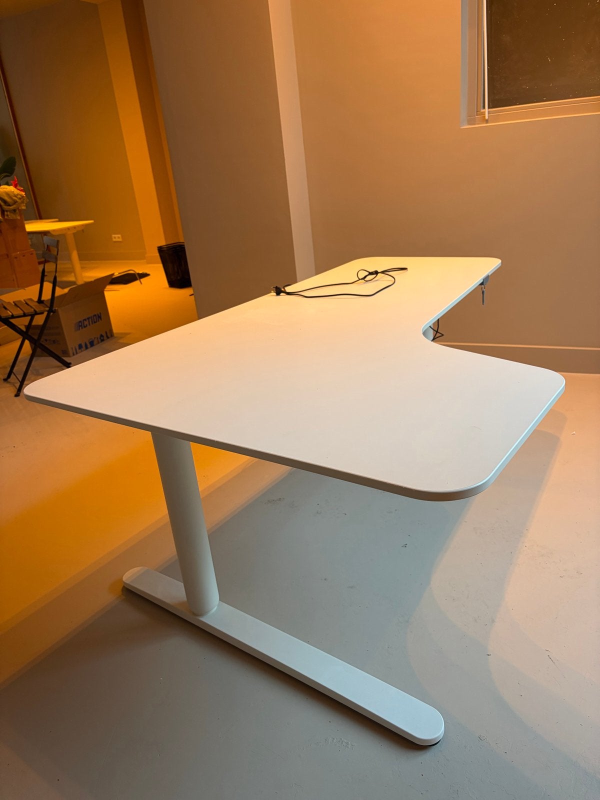 Ikea Bekant Zit-sta Bureau - Wit, Elektrisch Verstelbaar, Huis en Inrichting, Ophalen, Zit-sta bureau, Elektrisch, Spaanplaat of MDF