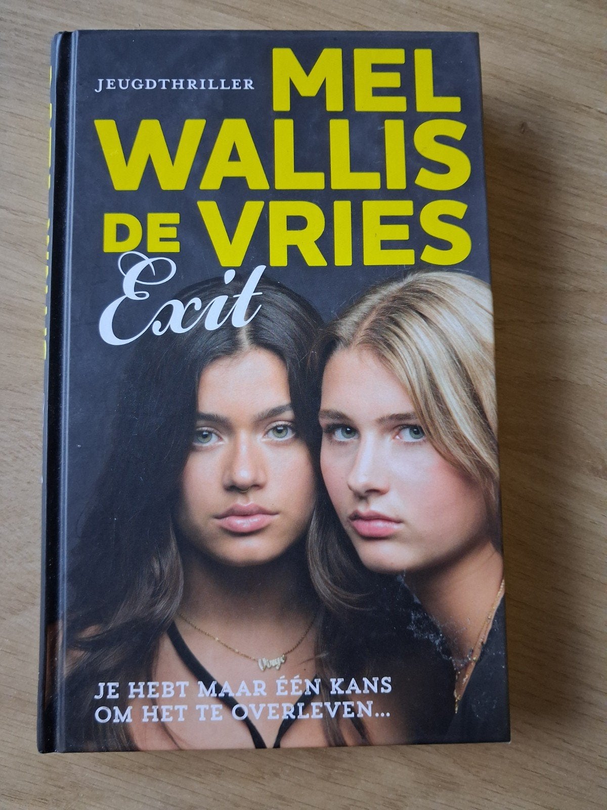 Jeugdthriller Mel Wallis de Vries - Exit, Ophalen of Verzenden, Zo goed als nieuw, Mel Wallis de Vries, Fictie