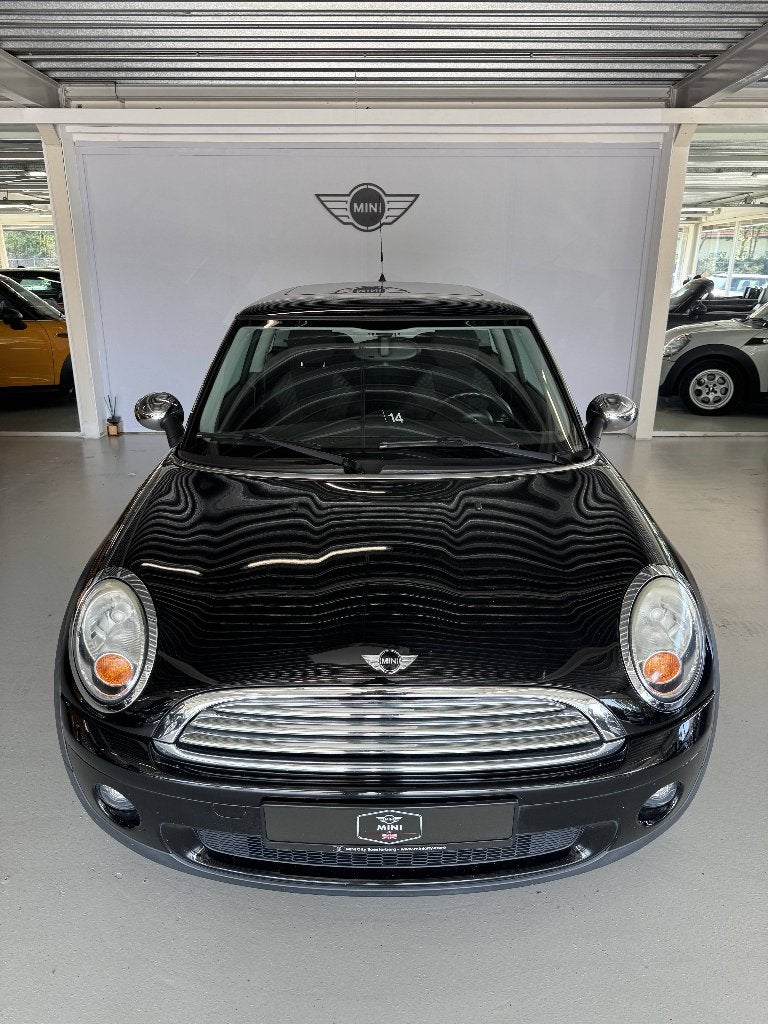 Mini ONE 1.6 75pk 2010 Zwart ( 3 MAANDEN GARANTIE ), Voorwielaandrijving, Stof, Zwart, 4 cilinders