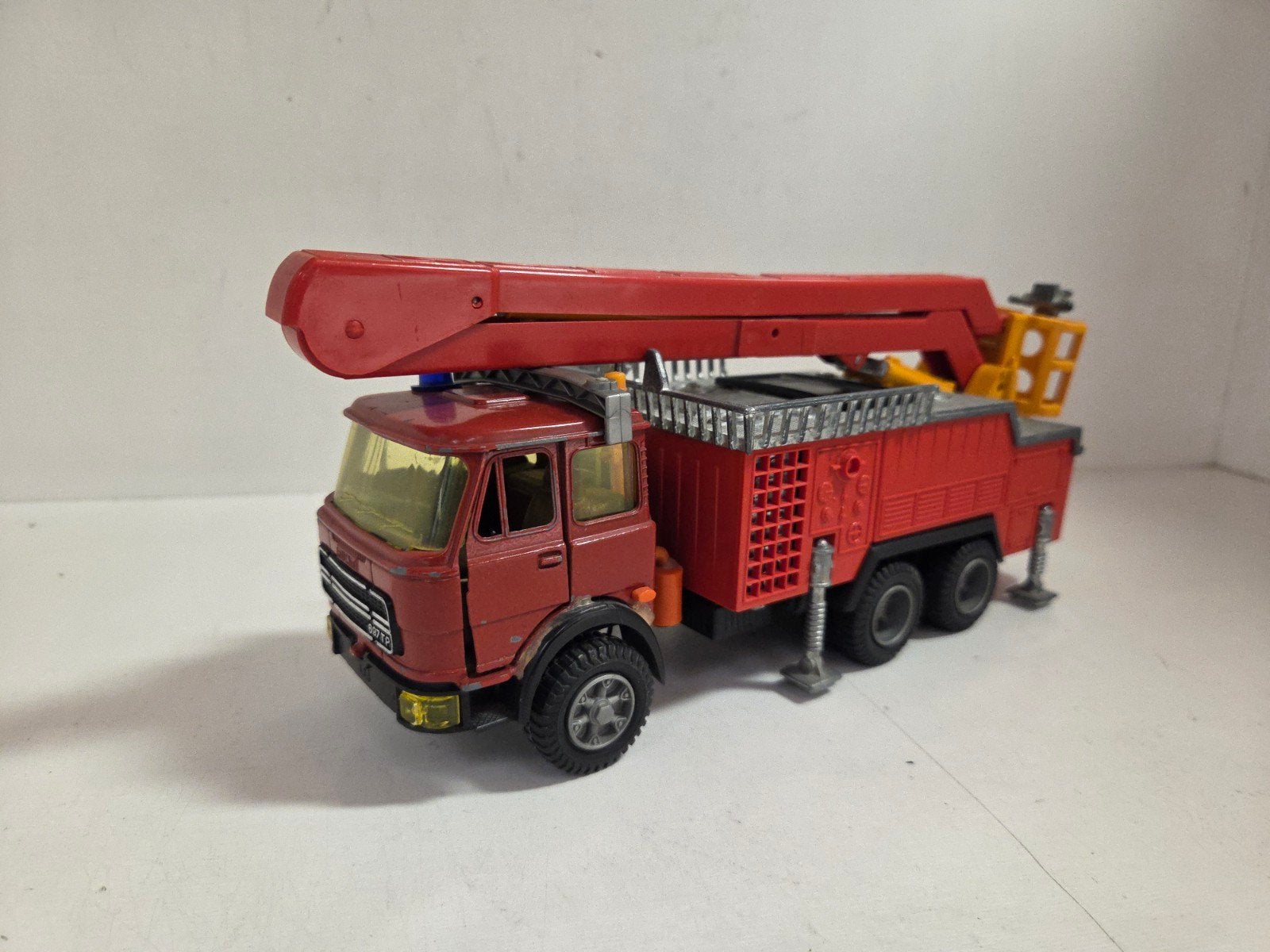 Barlux Fiat 697 brandweerwagen 1:35, Auto, ., Ophalen of Verzenden, Zo goed als nieuw