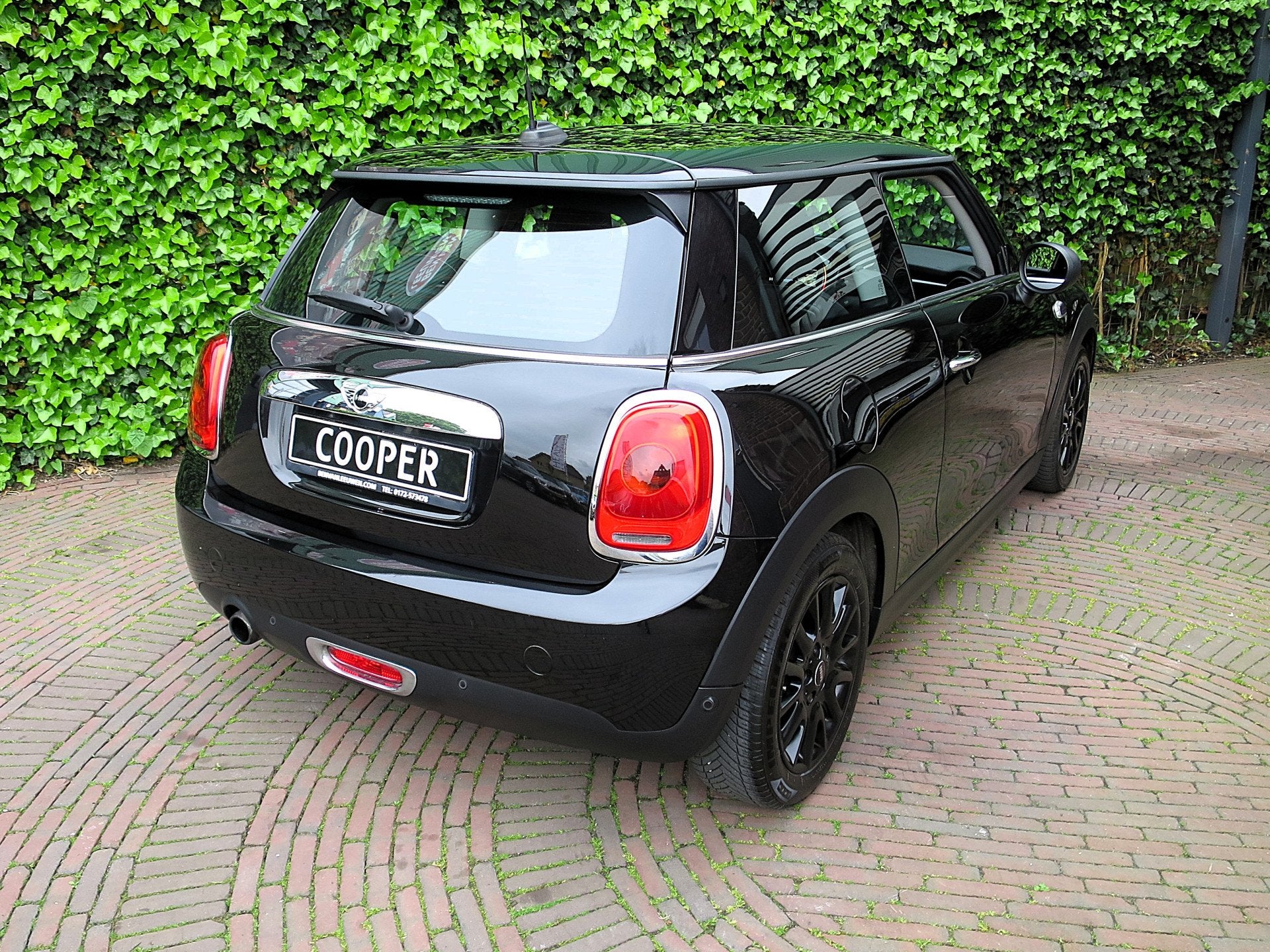 MINI Cooper 1.2 One Pepper Business F56 met Park.ass, Clima,, 12 maanden, Gebruikt, 4 stoelen, 1198 cc