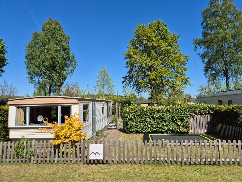 Stacaravan te koop op rustige camping – Camping De Klimberg, Caravans en Kamperen, Stacaravans, Tot en met 5
