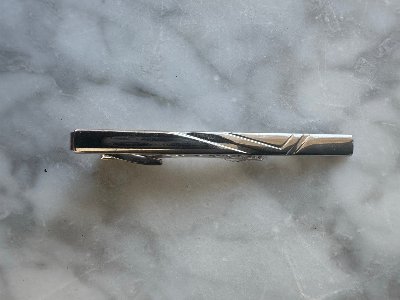 Zilver stropdasclip met geometrisch patroon, Ophalen of Verzenden, Zo goed als nieuw, Zilver, Met patroon