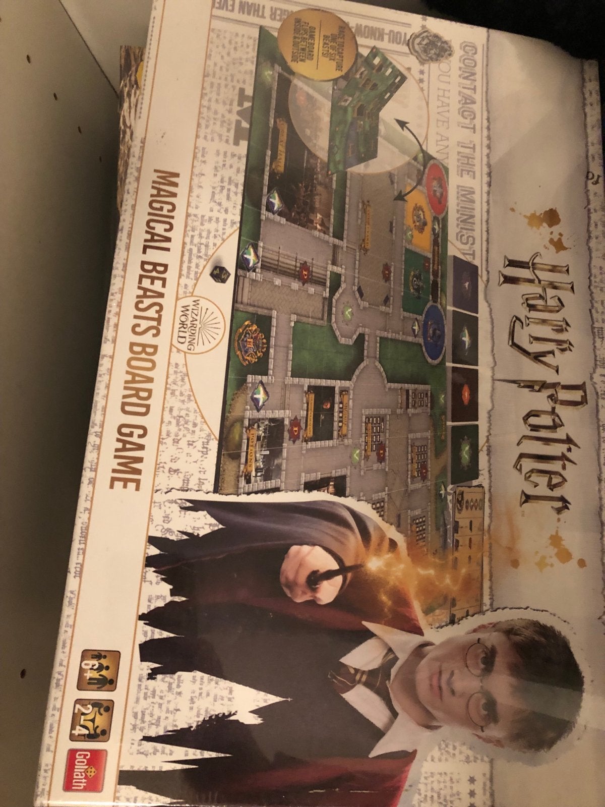 Harry Potter Magical Beasts Bordspel - Zo goed als nieuw, Drie of vier spelers, Ophalen of Verzenden, Zo goed als nieuw