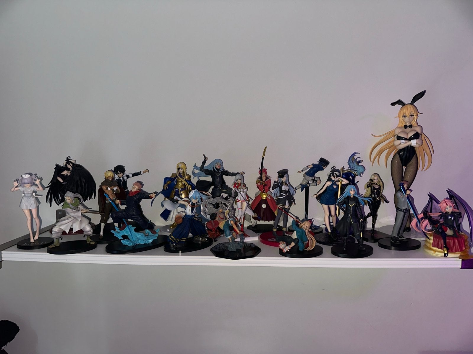 Grote collectie anime figuren en mangas, Ophalen, Zo goed als nieuw