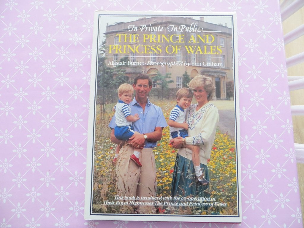 Prince and Princess of Wales/Charles and Diana/William/Harry, Boeken, Ophalen of Verzenden, Gelezen, Alastair burnet