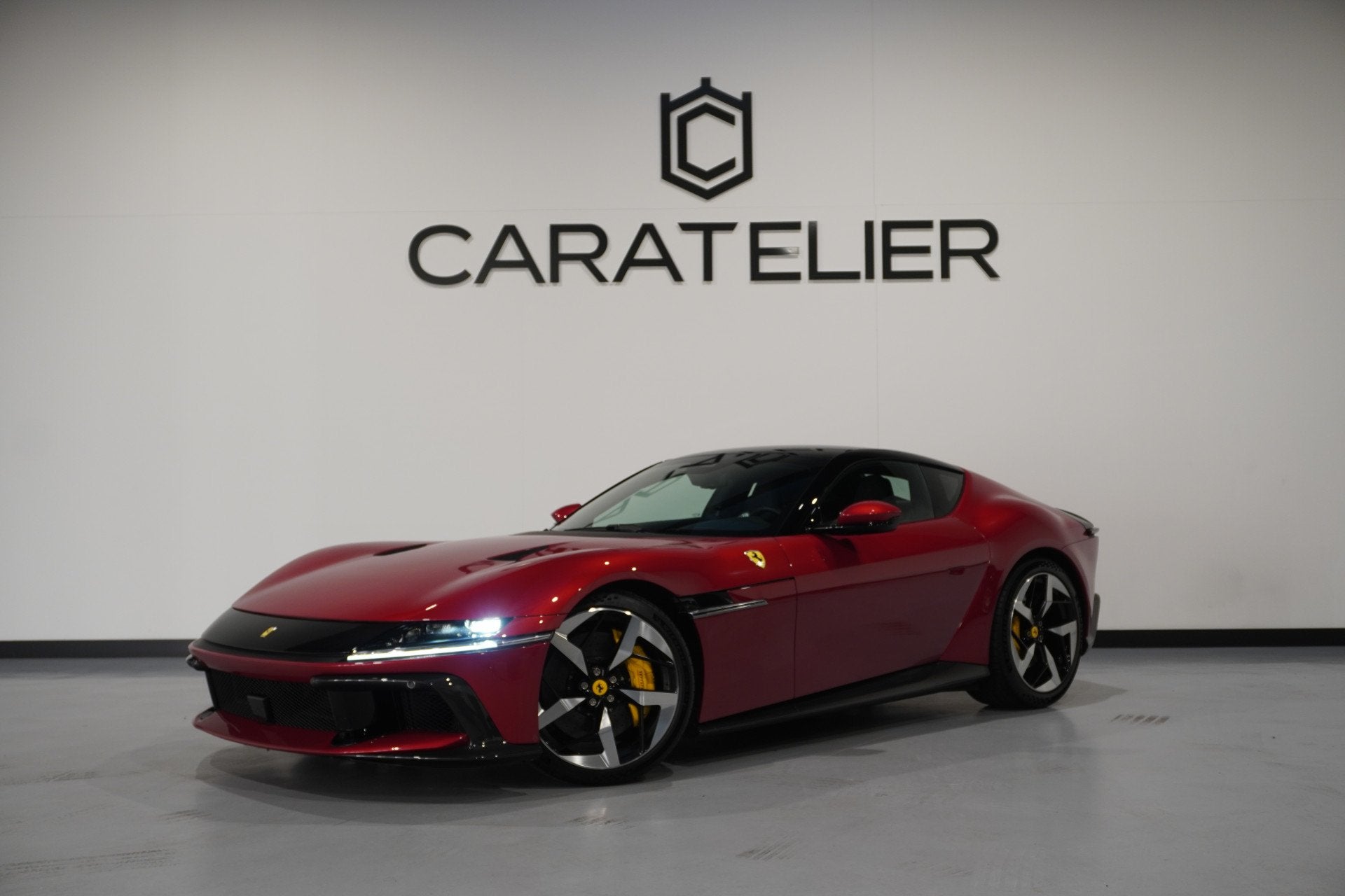 Ferrari 12Cilindri 6.5 V12 / Full Carbon / Lift / Ex BPM, Auto's, Automaat, Achterwielaandrijving, Gebruikt, Traction-control