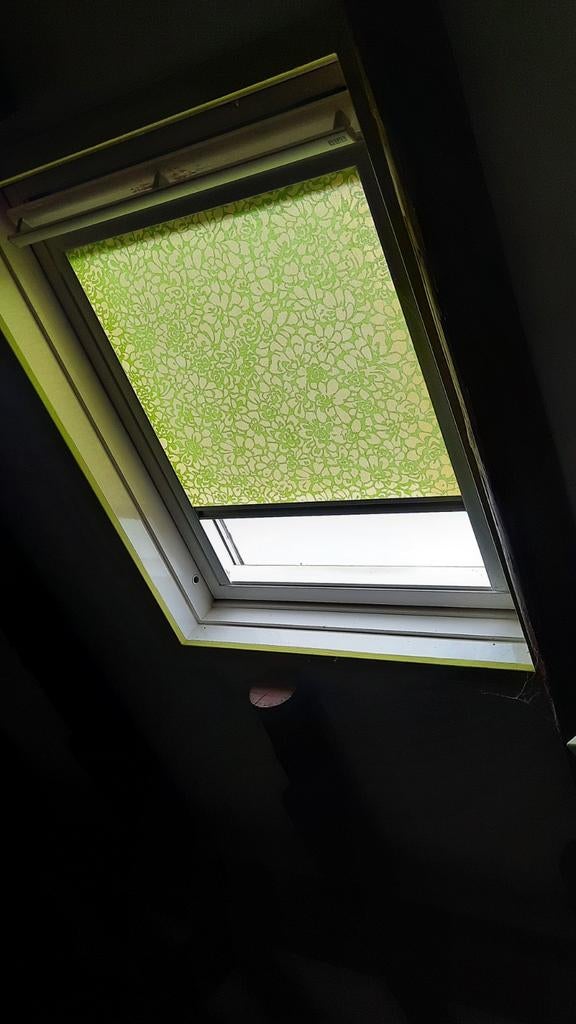 Velux dakramen 4x tuimelraam dubbel glas rolgordijn hout wit, Ophalen, Gebruikt, Minder dan 80 cm, 80 tot 120 cm