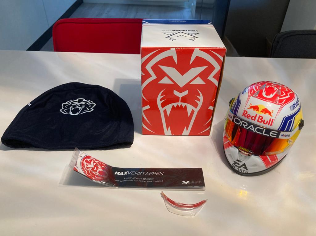 Max Verstappen helm 1/2 season 2023, Verzamelen, Ophalen of Verzenden, Nieuw, Formule 1