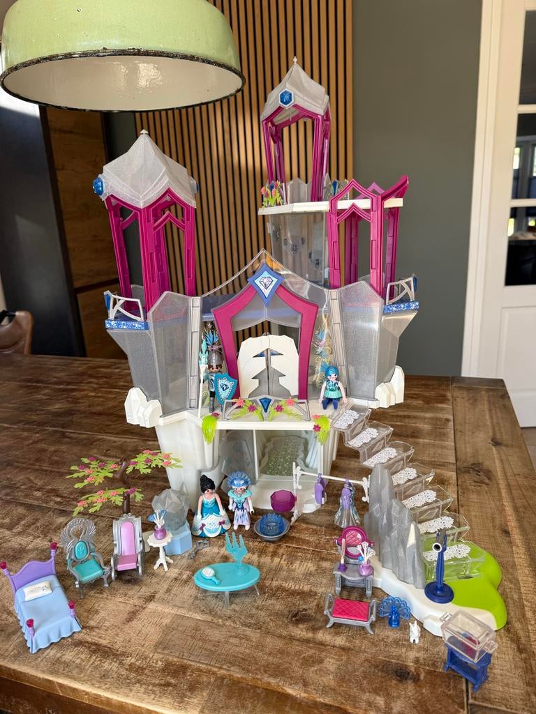 Groot Playmobil Kasteel met accessoires in nieuwstaat, Ophalen, Zo goed als nieuw, Jongen of Meisje