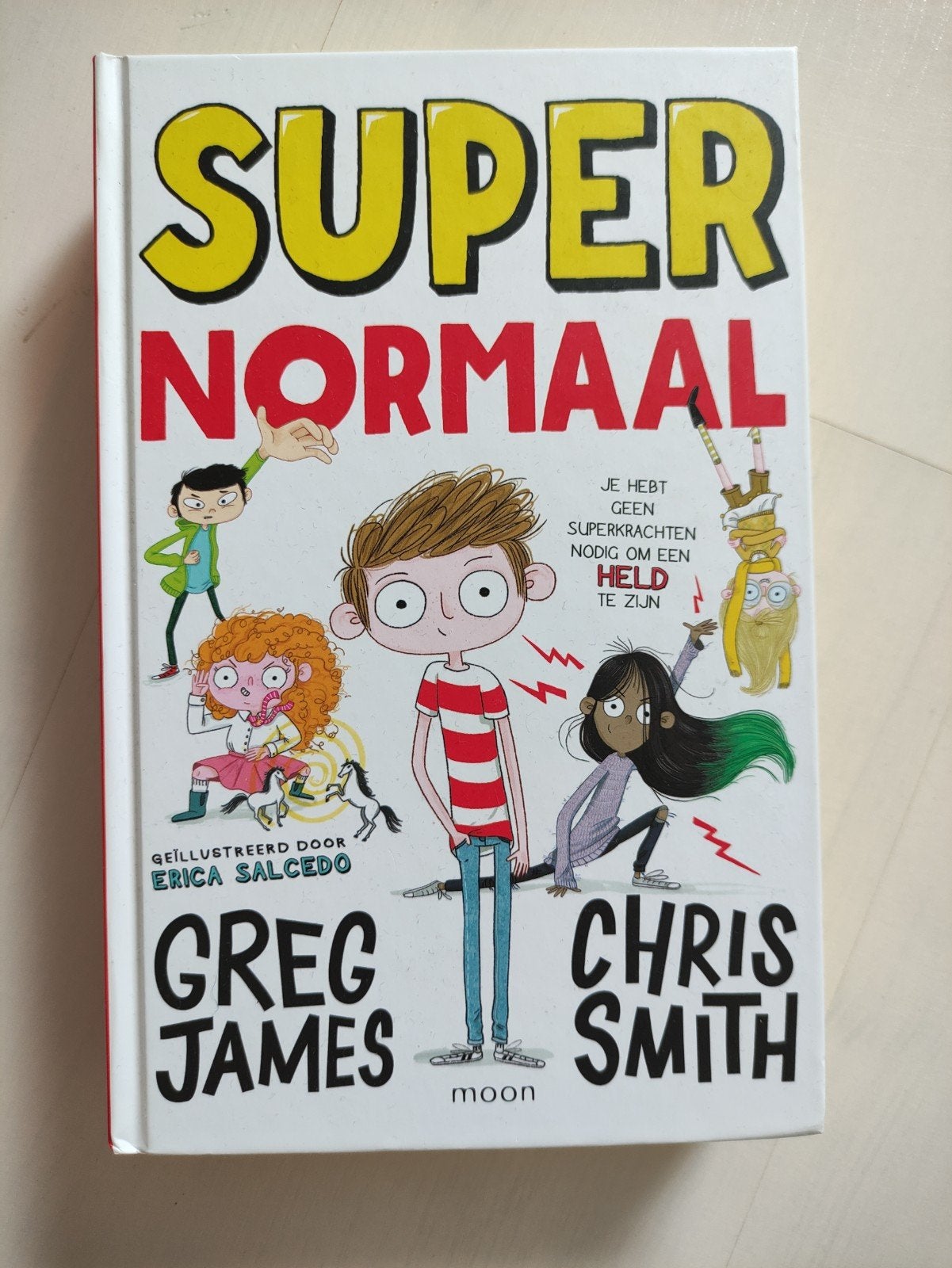 Greg James - Super Normaal, Ophalen of Verzenden, Zo goed als nieuw, Greg James; Chris Smith