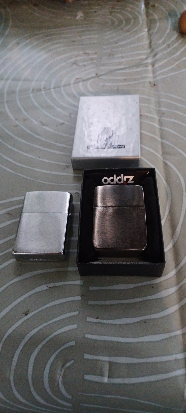 2 Zippo aanstekers, waarvan één in originele doos, Verzamelen, Ophalen of Verzenden, Gebruikt, Aansteker
