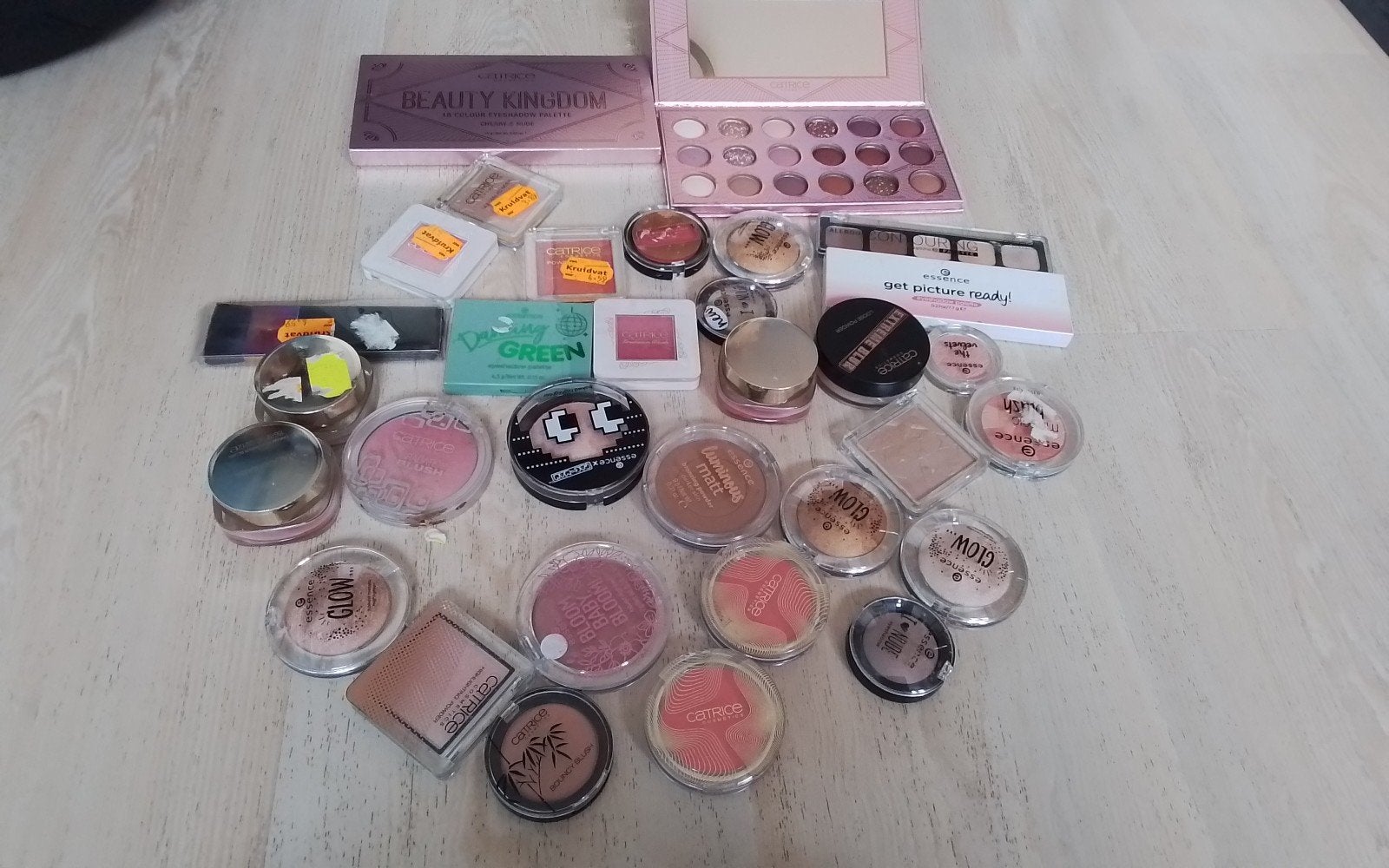 Nieuwe  make up producten, Sieraden, Tassen en Uiterlijk, Uiterlijk | Cosmetica en Make-up, Ophalen of Verzenden, Nieuw, Gehele gezicht