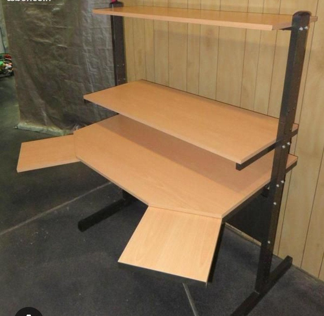 Jerker Ikea burea in goede staat uitschuif plank zit rechts, Gebruikt, Hout, Ophalen of Verzenden, Overige merken