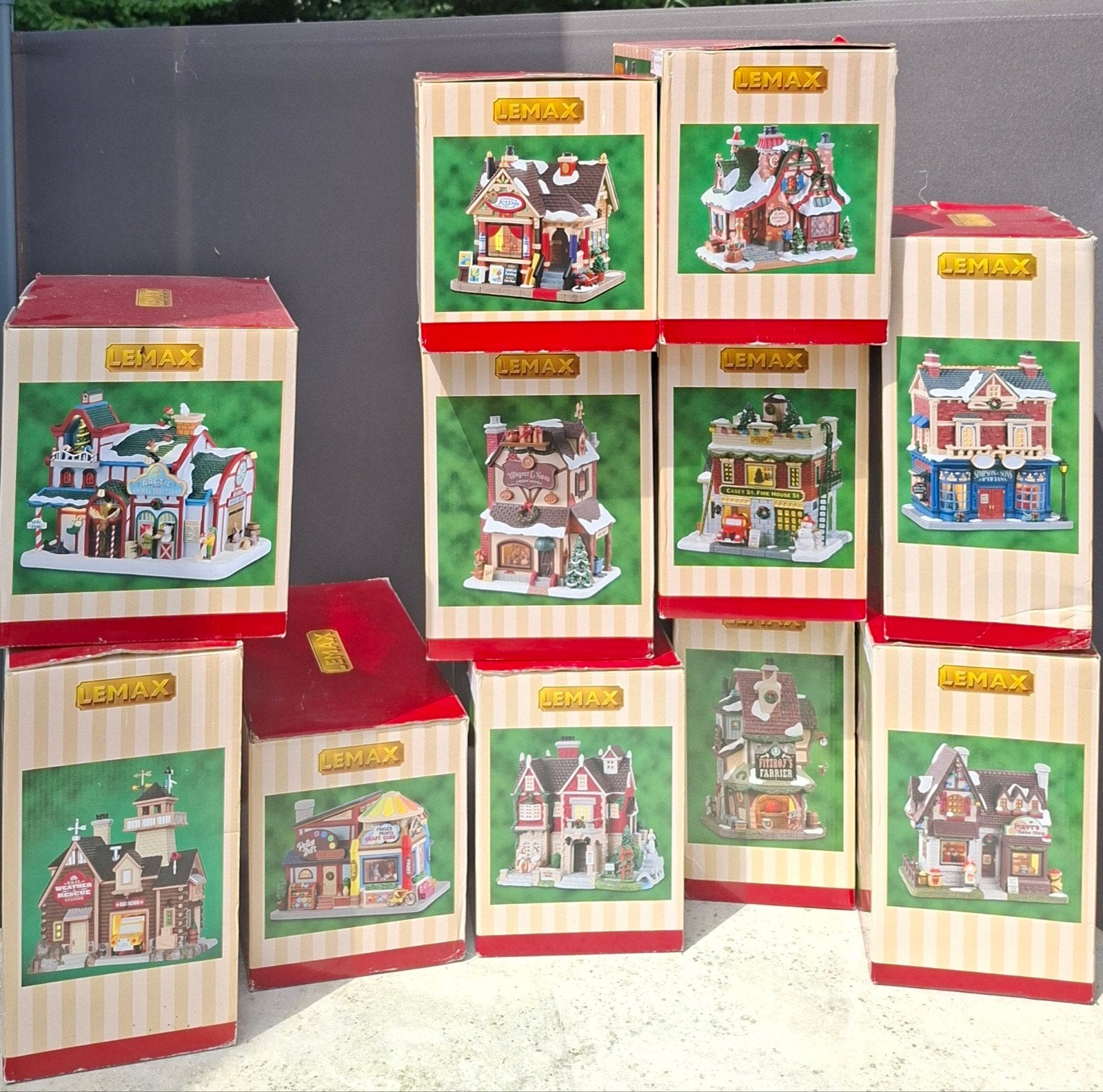 Partij van 11 Lemax huizen, zie omschrijving., Diversen, Kerst, Ophalen