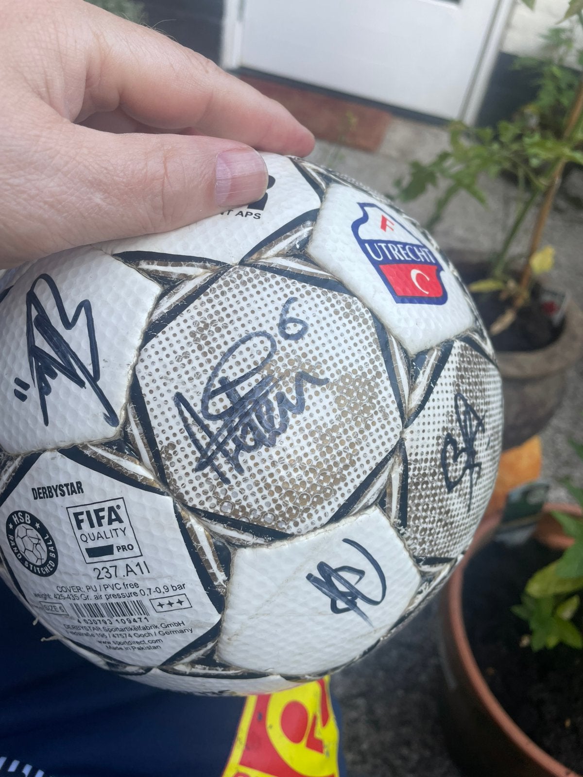 Gesigneerde bal FC Utrecht, Ophalen of Verzenden, Zo goed als nieuw